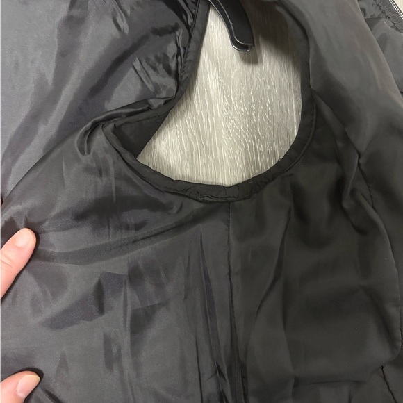 St John’s Bay Black Quilted Vest With Gold Zipper & Pockets Women’s Size Medium - Picture 10 of 10